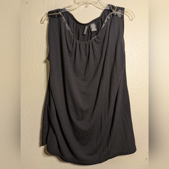 Elegant Black Women's Top Size Xl Pre-owned - Picture 1 of 6